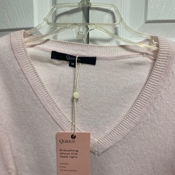 QUINCE women’s Mongolian Cashmere V- Neck Sweater in Minimal Pink M - Picture 11 of 13